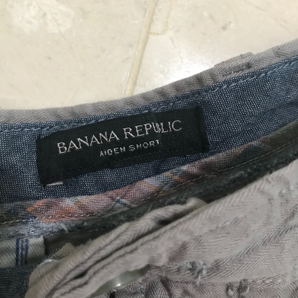 Banana Republic Slim Fit Aiden Short - 34 - Picture 5 of 5